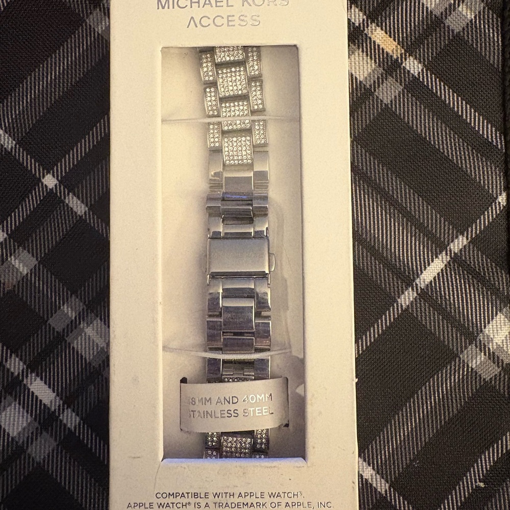 Michael Kors Silver Watch Sleek Stainless Steel Design